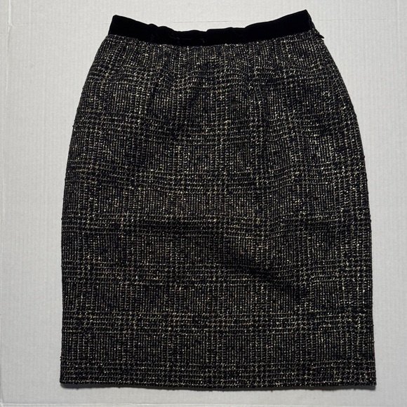 Givenchy Dresses & Skirts - GIVENCHY Vintage Nouvelle Boutique Black Gold Metallic Thread Tweed Skirt Size S